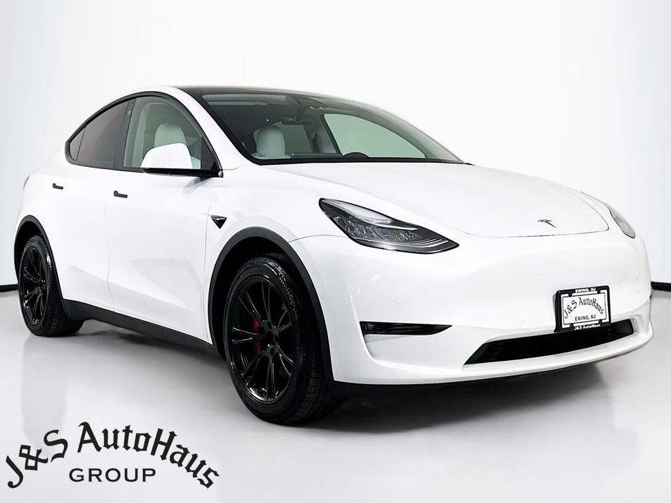 TESLA MODEL Y 2022 7SAYGDEE4NF374424 image